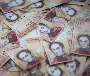 Prezydent Wenezueli walczy z mafią. Wycofuje banknot o nawyższej wartości