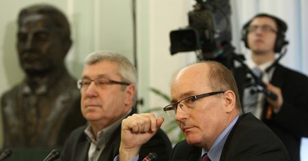 Senat o KRRiTV. Jan Dworak składa sprawozdanie