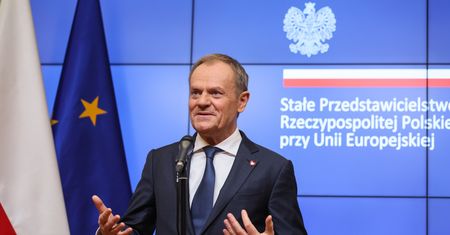 Tusk o porażce Orbana. "Bez dwóch zdań"