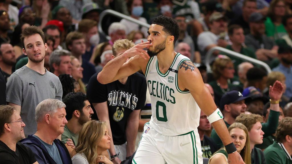 Zdjęcie okładkowe artykułu: Getty Images / Stacy Revere / Na zdjęciu: Jayson Tatum 