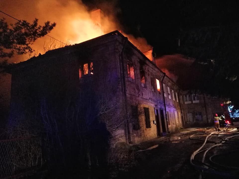Lubiąż. Spłonął budynek przy klasztorze cystersów. Jedna osoba nie żyje