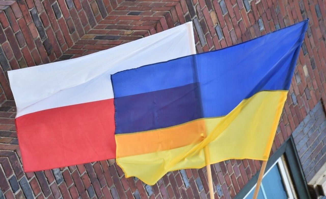 Uchwały pomorskich samorządów ws. integracji imigrantów