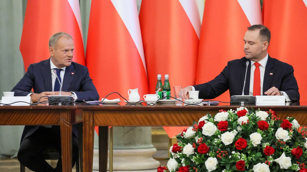 Posiedzenie Rady Gabinetowej
Fot. Wojciech Olkusnik/East News, 27.08.2025. Posiedzenie Rady Gabinetowej w Palacu Prezydenckim w Warszawie. N/z: Donald Tusk i Karol Nawrocki.
Wojciech Olkusnik