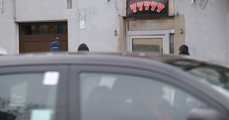 Akcja policji i KAS w „salonie gier” w centrum Lublina