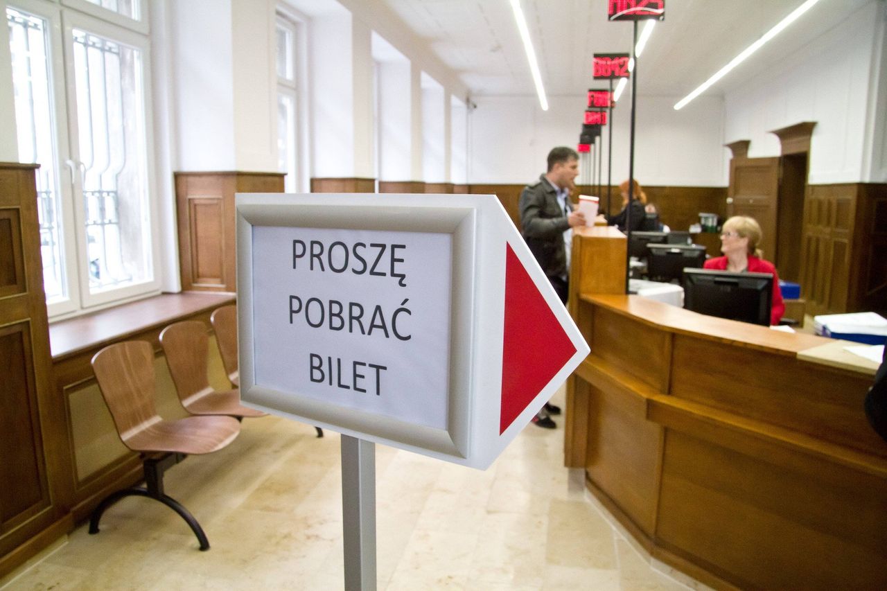 Wyższe opłaty za wydanie prawa jazdy i dowodu rejestracyjnego. Chcą tego samorządy. Ile obecnie kosztuje wydanie prawa jazdy