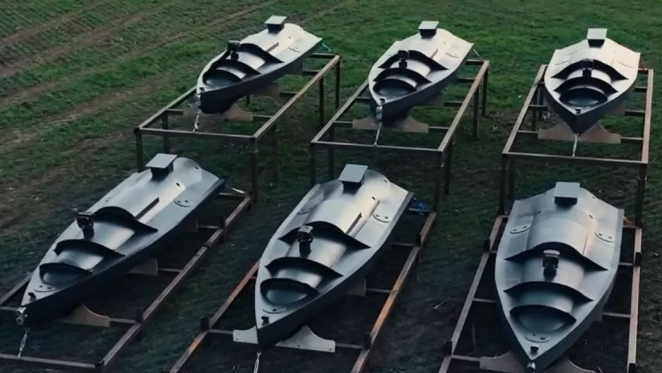 Zdjęcie z produkcji ukraińskich dronów nawodnych.