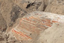 Przypadkowe odkrycie na budowie w Toruniu. Setki lat był ukryty pod ziemią