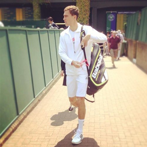 Jerzy Janowicz przed dzisiejszym treningiem (foto: Twitter Wimbledonu)