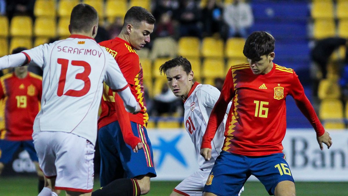 Getty Images / Irina R.H. / AFP7 / Europa Press Sports / Na zdjęciu: Dimitar Mitrovski (drugi od prawej)