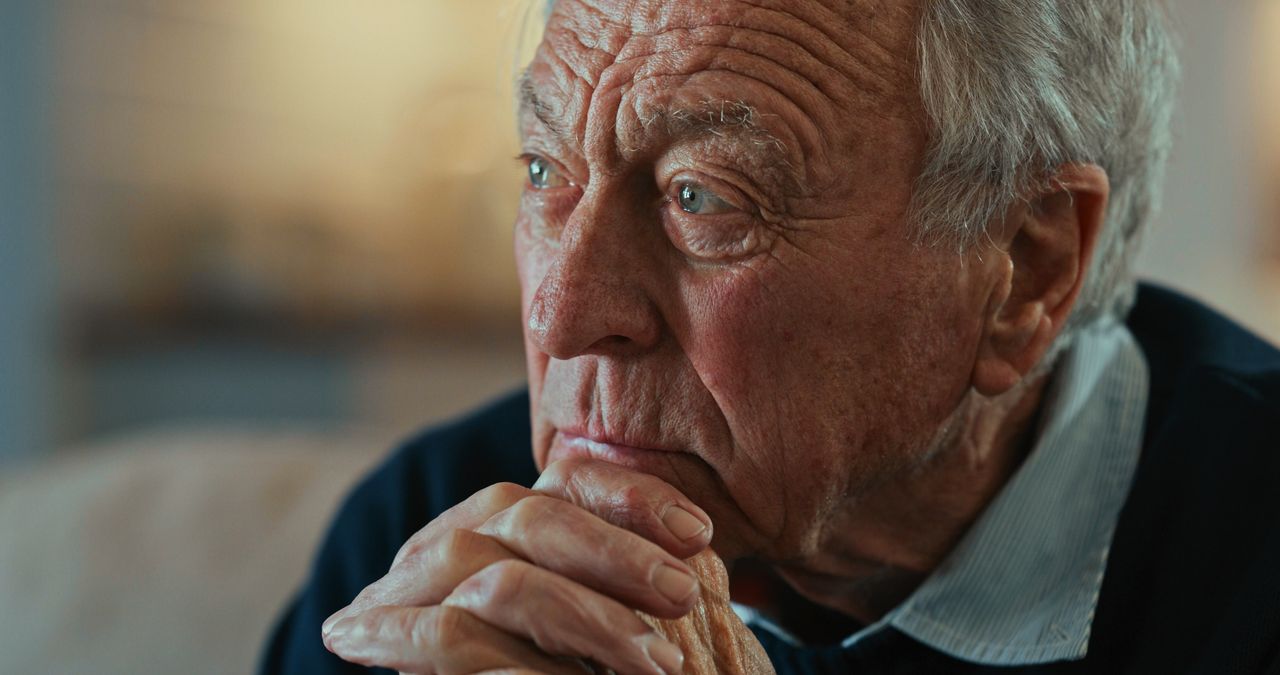 Alzheimer uderza w całe rodziny. Ruszyła bezpłatna infolinia dla chorych i opiekunów