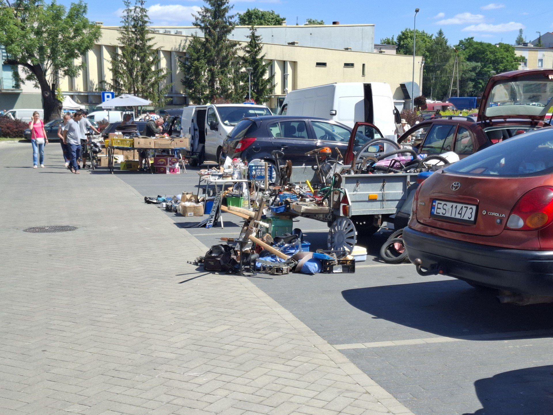 Tłumy na lipcowych Targach Staroci przy Centrum Kultury i Sztuki