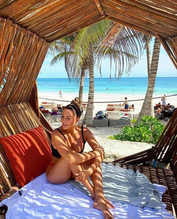 Małgorzata Rozenek wygrzewa się na plaży w Tulum