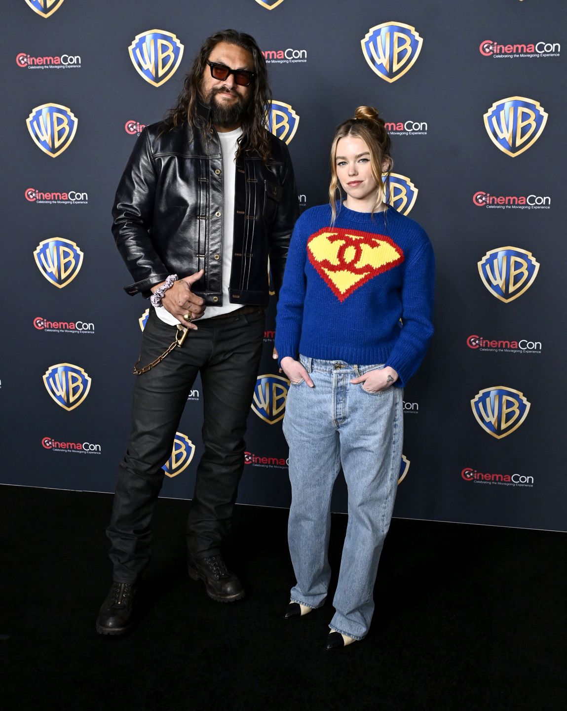 Jason Momoa i Milly Alcock