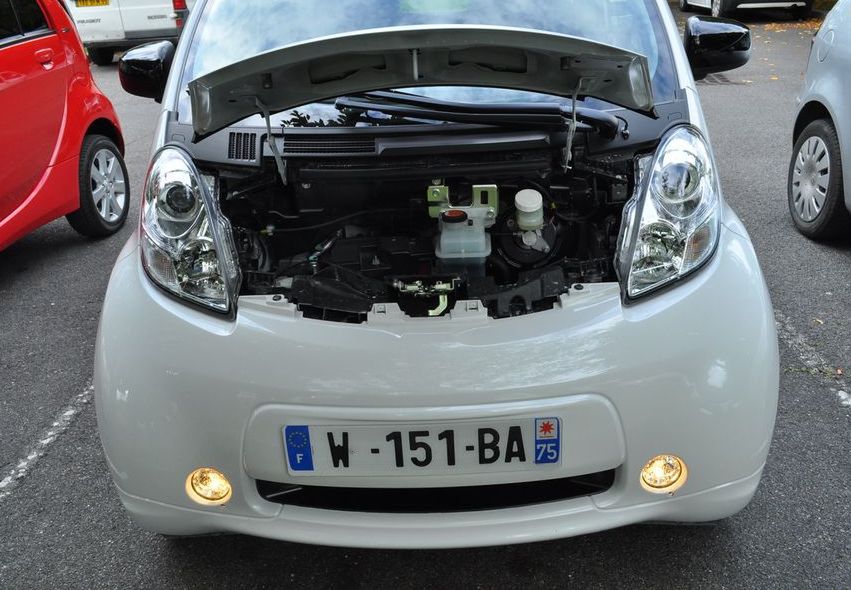 PEUGEOT iOn