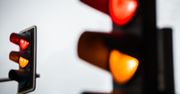 Czerwone światło zamiast fotoradaru. Skuteczne rozwiązanie na piratów drogowych