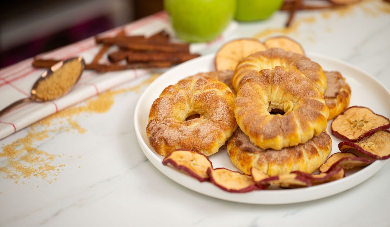 Ring in the feast with apple-puff pastry in just 15 minutes