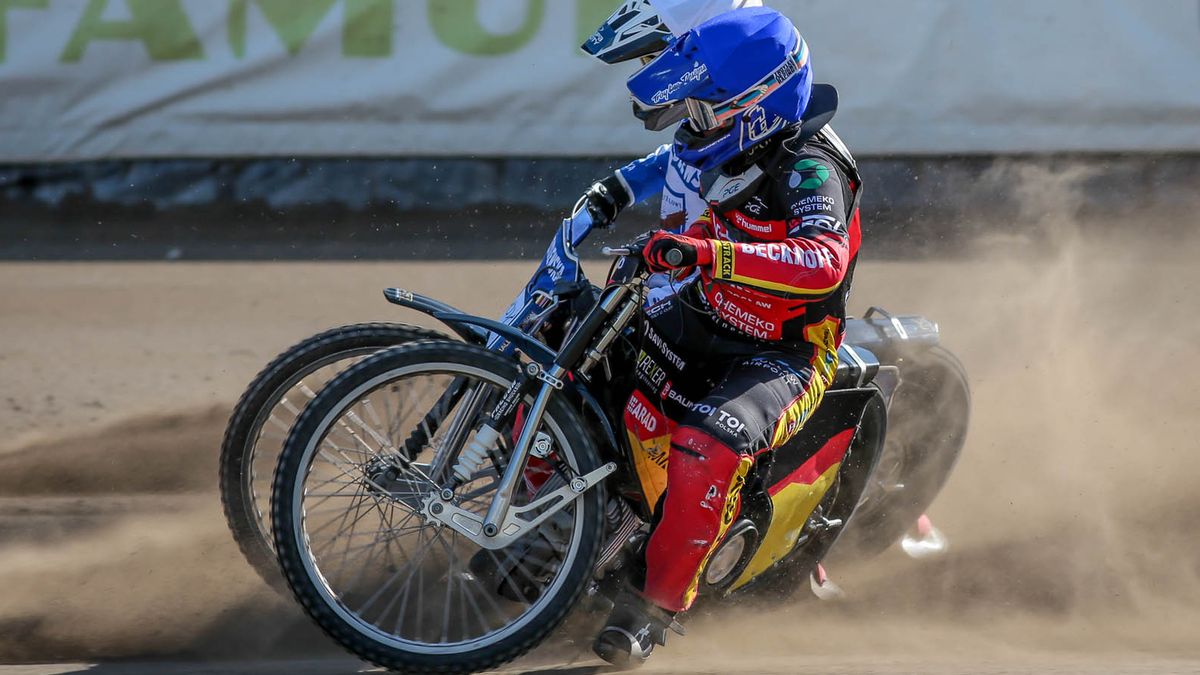 Zdjęcie okładkowe artykułu: WP SportoweFakty / Arkadiusz Siwek / Na zdjęciu: Mateusz Panicz (kask niebieski)