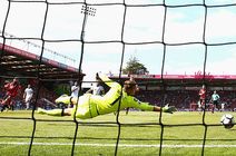 Anglia: Boruc wpuścił cztery gole i dostał dobre oceny