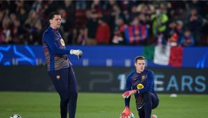 Ter Stegen w bramce, Szczęsny na ławce. Tak wytłumaczył to Flick
