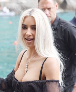 Kim Kardashian w mikroskopijnym bikini. Ledwo je widać
