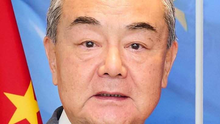 Wang Yi and Ursula von der Leyen
Dati Bendo