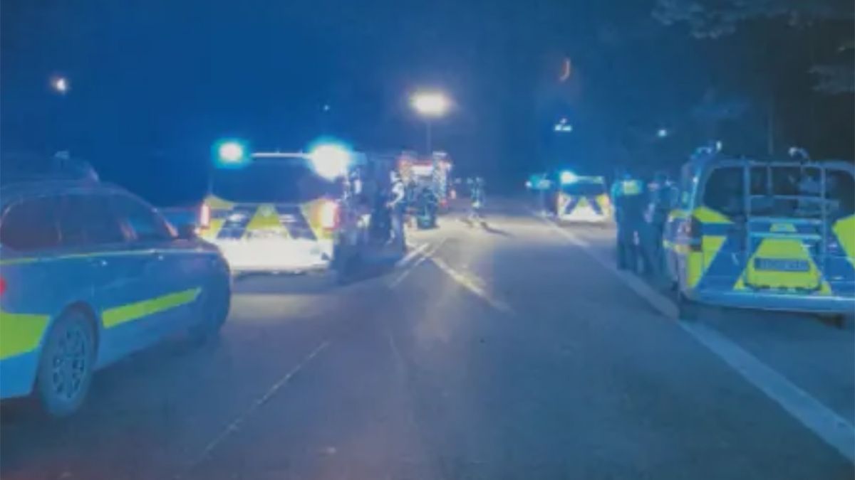 Polak ukradł przyczepę kempingową. Taranował ścigające go radiowozy