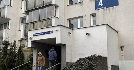 Grasuje szajka włamywaczy. Tak oznaczają mieszkania, które chcą okraść