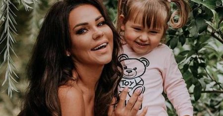 Sylwia Bomba pokazuje partnera z jej córką i ogłasza: "To był super dzień" (FOTO)