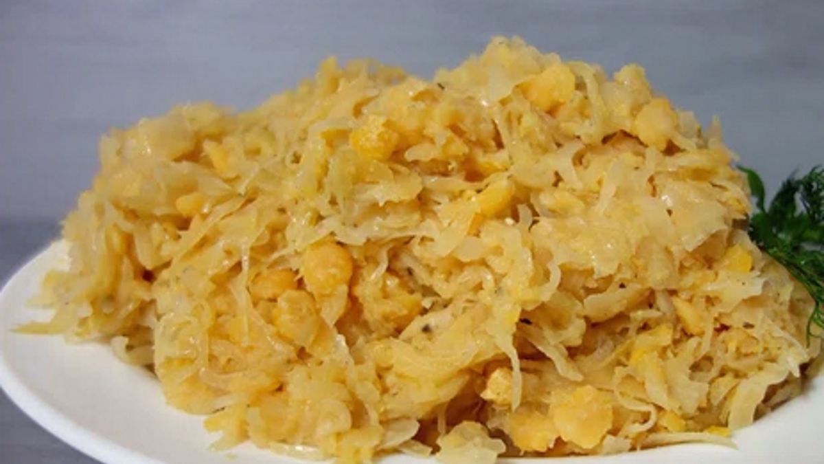 Wigilijna kapusta z grochem.