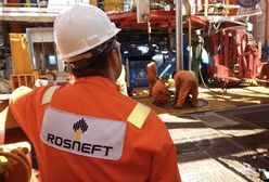 Cios w Rosję. Cena ropy ostro w dół