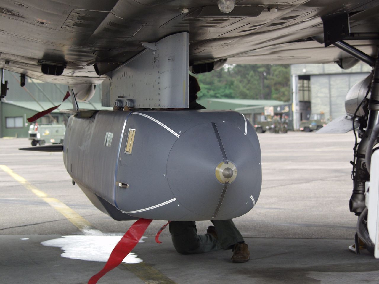 The SCALP / Storm Shadow maneuvering missile attached under Rafale.