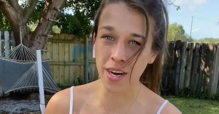 Uwodzicielska Joanna Jędrzejczyk zachwyca przed choinką