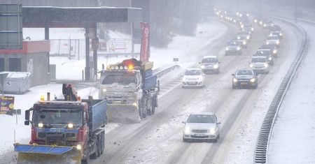 Tysiące ludzi bez prądu, czołgi pomagają ofiarom zamieci na Węgrzech