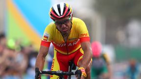 Chwile grozy kolarza. Rodriguez przeleciał przez barierę i spadł z dużej wysokości