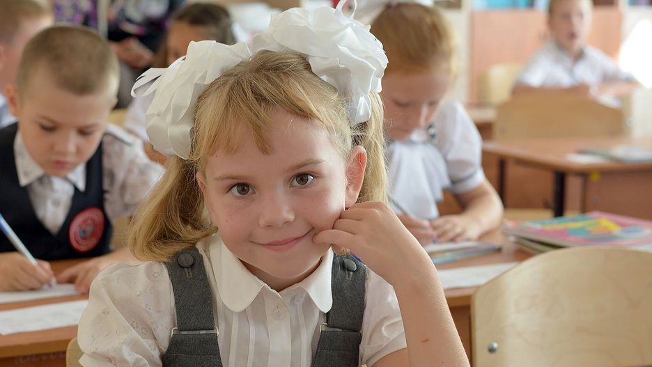 Najmłodsi uczniowie nadal będą chodzić do szkół