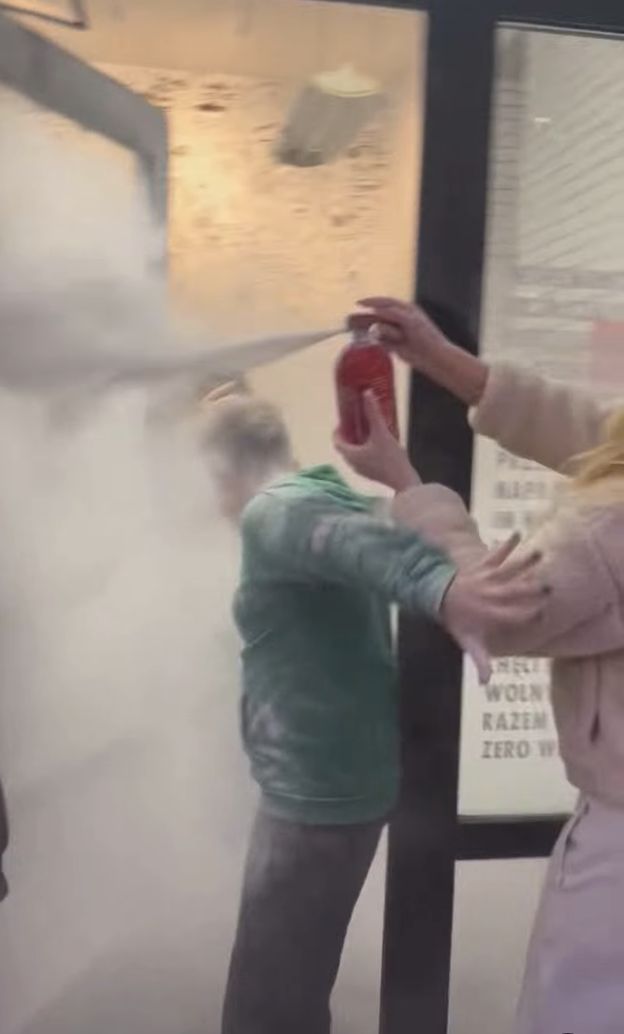 Marianna Schreiber ZAATAKOWAŁA OSTATNIE POKOLENIE gaśnicą! Internauci bezwzględni: "Mogłaś wyrządzić komuś krzywdę"