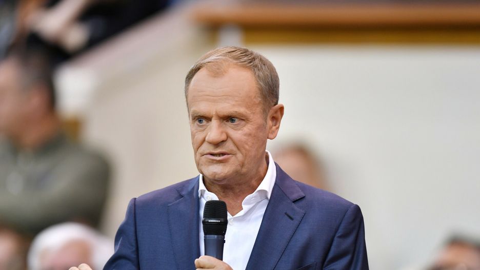 Donald Tusk i Rafa? Trzaskowski na spotkaniu w Krakowie
Fot. Artur Barbarowski/East News Krakow 15.05.2023. Donald Tusk i Rafal Trzaskowski w hali sportowej TS Wisla Krakow podczas spotkania z mieszkancami. 
N/z: Donald Tusk
Artur Barbarowski