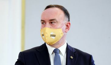 Prawa ręka Szymona Hołowni musi przeprosić. Decyzja sądu ws. partii Polska 2050