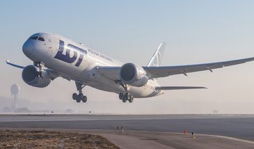 Śląskie. Kobieta chciała odlecieć na święta z Pyrzowic do Egiptu. Była w izolacji