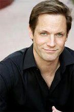 "The Carrie Diaries": Matt Letscher ojcem AnnySophii Robb