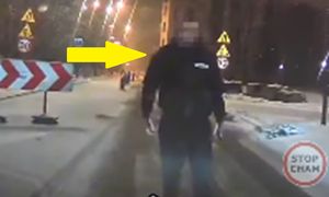 Sceny w Łodzi. Agresywny mężczyzna zatrzymał samochód