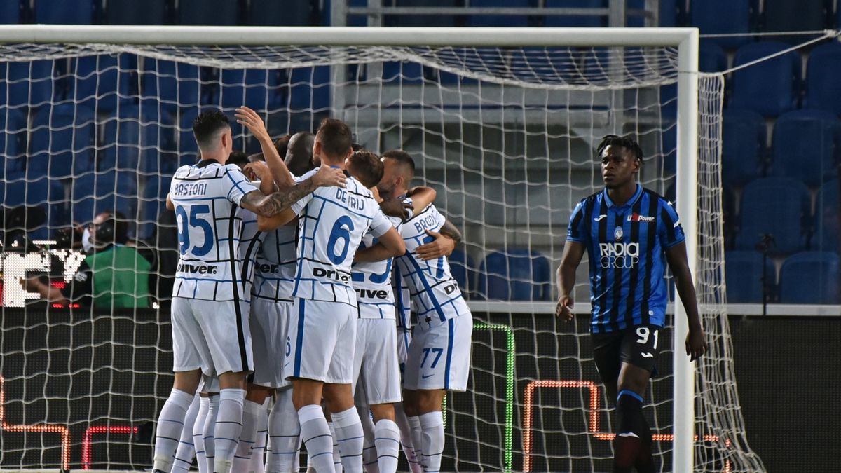 PAP/EPA / PAOLO MAGNI / Na zdjęciu: piłkarze Interu Mediolan