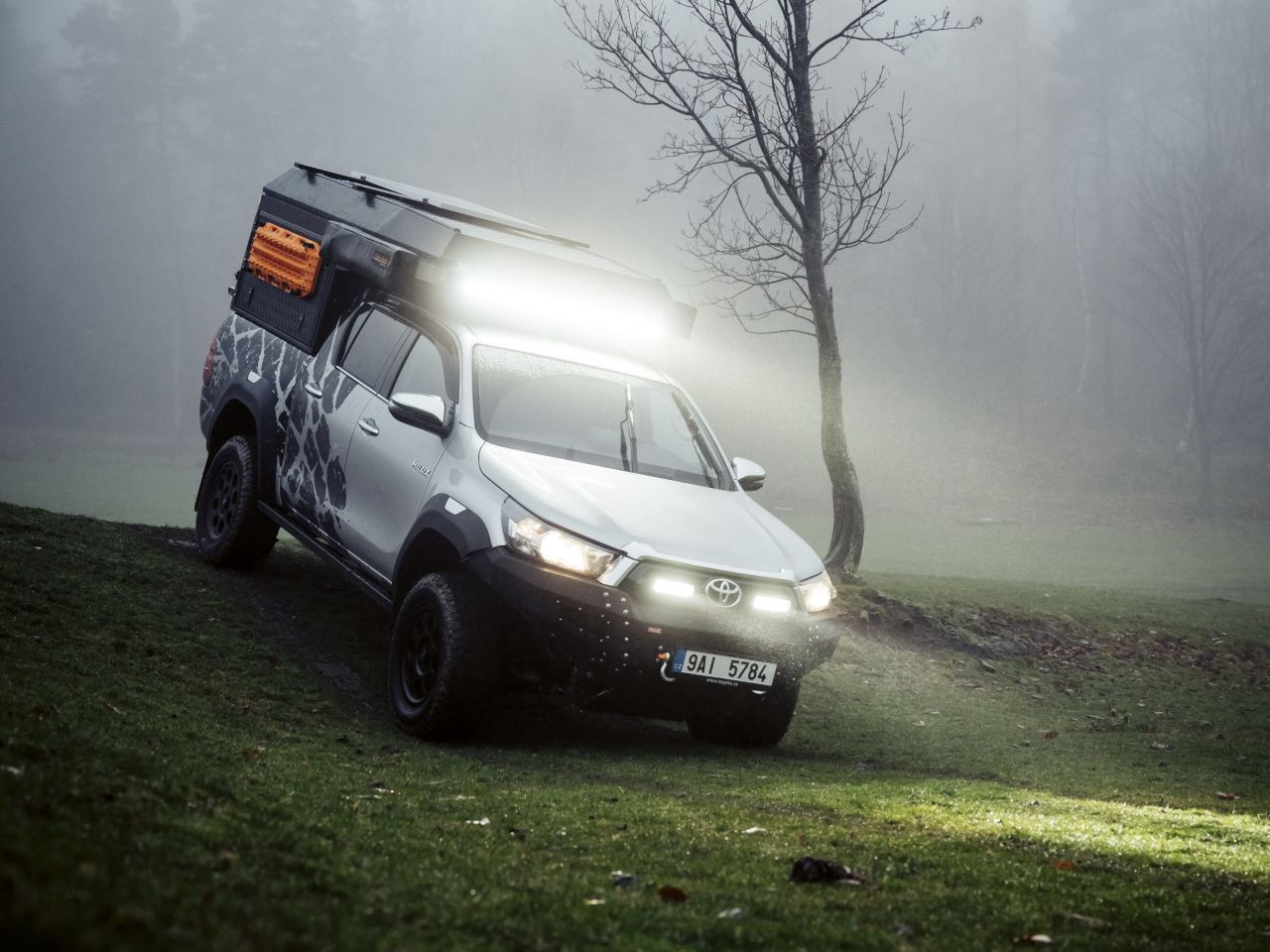 Toyota Hilux Expedition