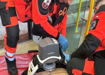 Pasażerowie pociągu usłyszeli dramatyczny apel kierownika. "Nikt nie reagował"