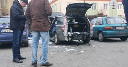 Zamordował swoją żonę. Chciał podpalić się w samochodzie
