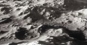 Powierzchnia Księżyca pomaga zatrzymać wodę. Przełomowe ustalenia naukowców z NASA