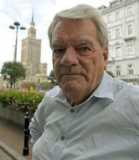 IPN nie będzie ścigać Irvinga za wypowiedzi, ale książka pod lupą