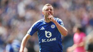 Legendarny napastnik zaoferowany Manchesterowi United. Obecnie jest bez klubu