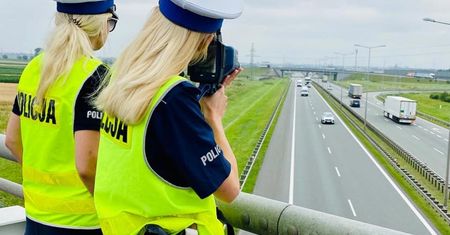 Molestowanie seksualne w policji. "Co ty masz takie małe cycki?"
