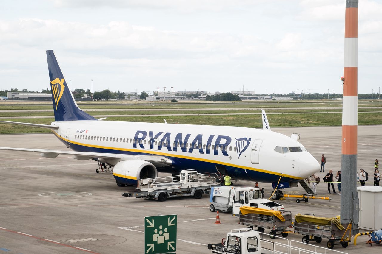 Eruption of Etna. Ryanair cancels flights to Sicily